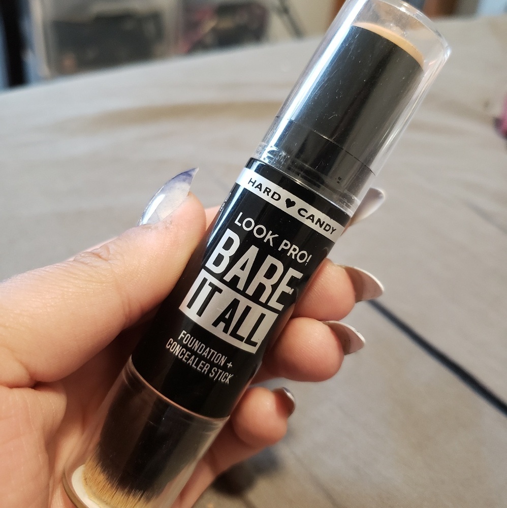 Hard Candy Bare it all Foundation& Concealer Stick